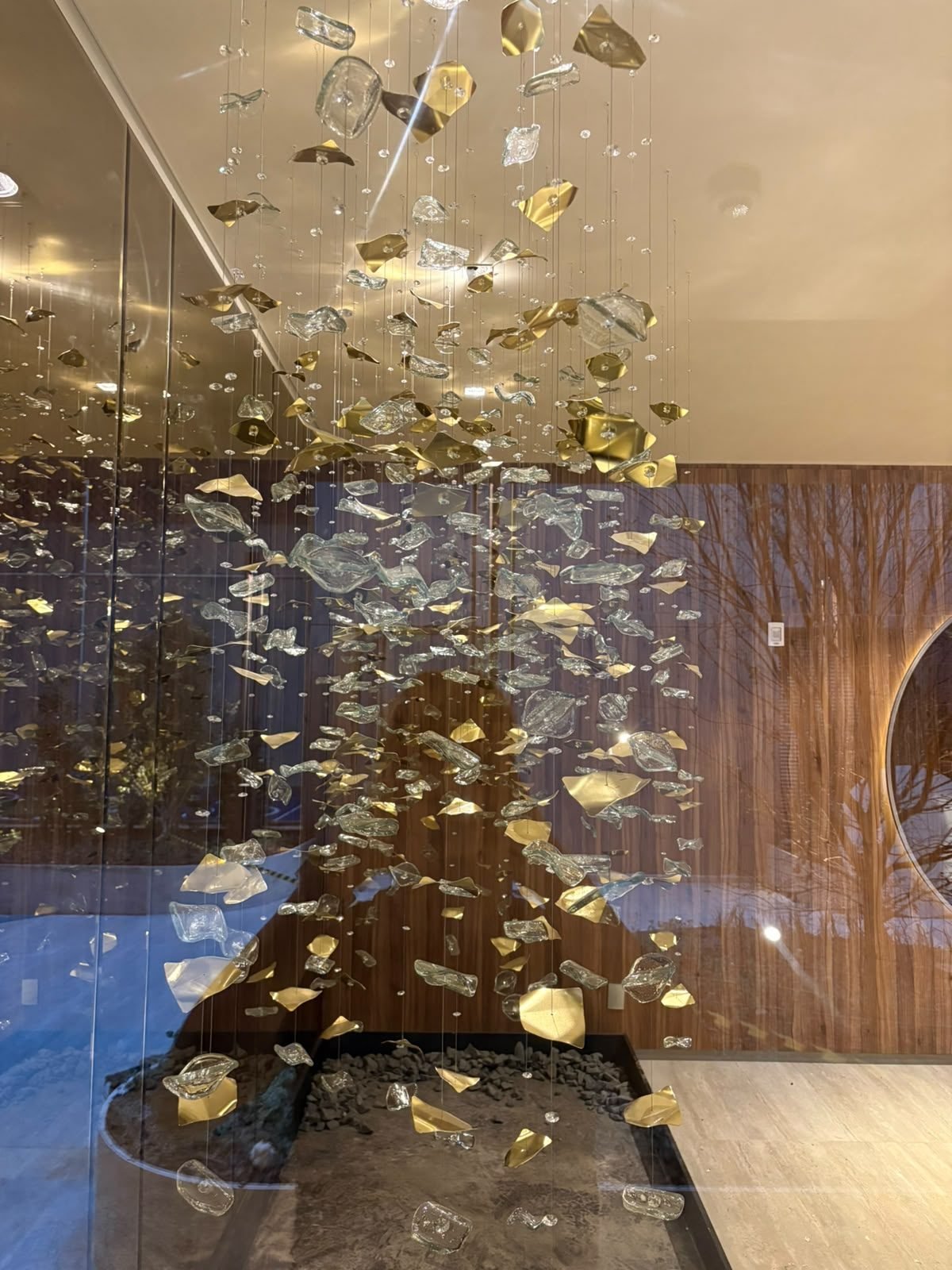 Casa Ibirapuera — Chuva de Cristal e Folhas Douradas